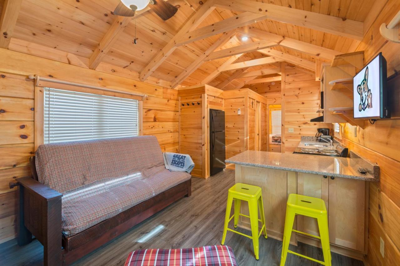 Great Escapes Rv Resort Bryan College Station Exteriör bild