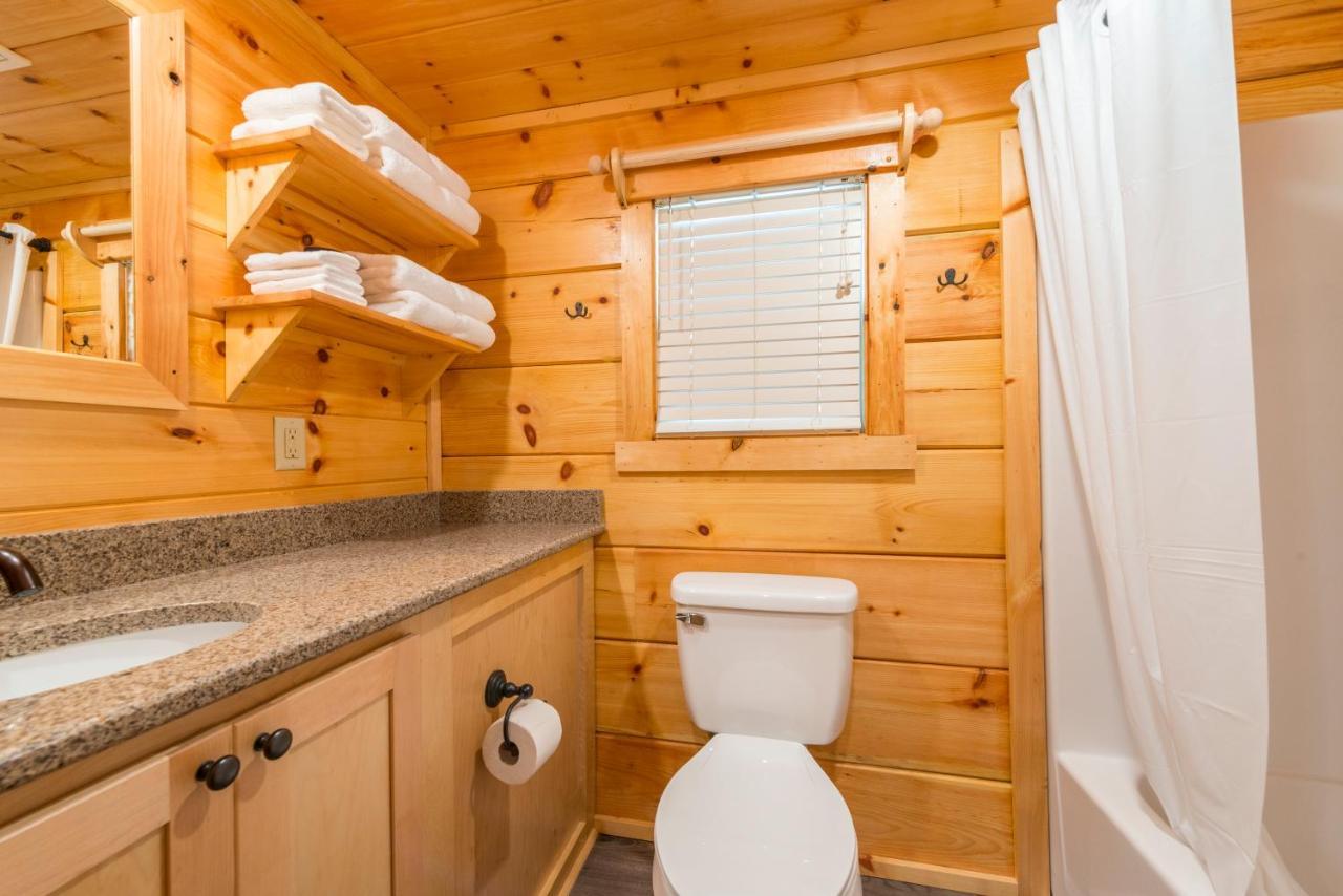 Great Escapes Rv Resort Bryan College Station Exteriör bild